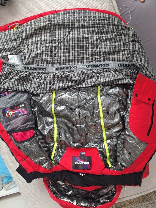 Горнолыжная куртка со штанами