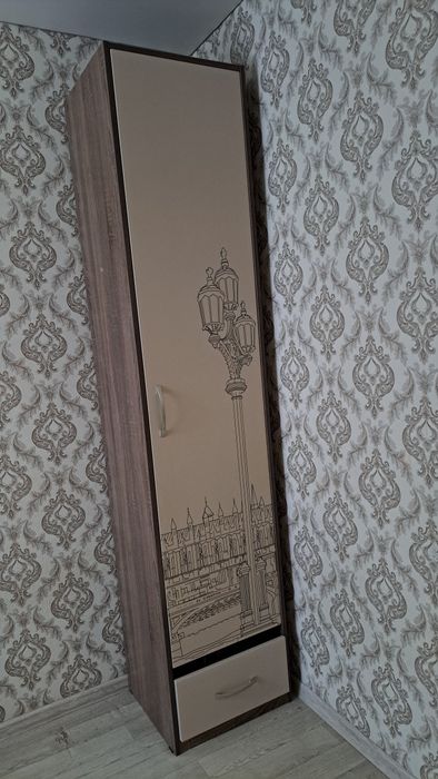 Продам шкаф пенал