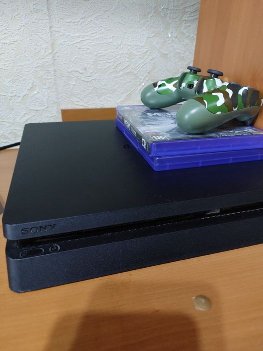 Продам Playstation 4