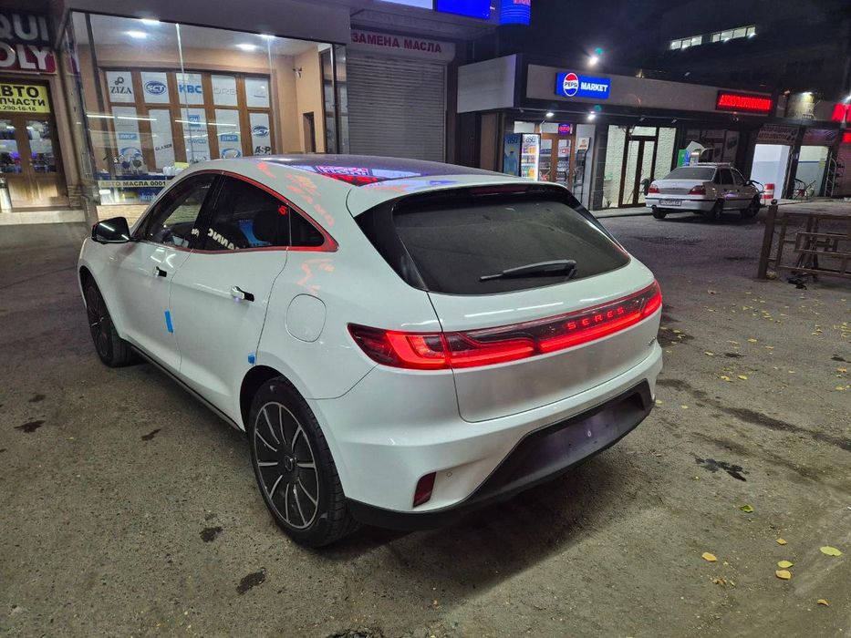 Huawei seres SF5 полный электрический.