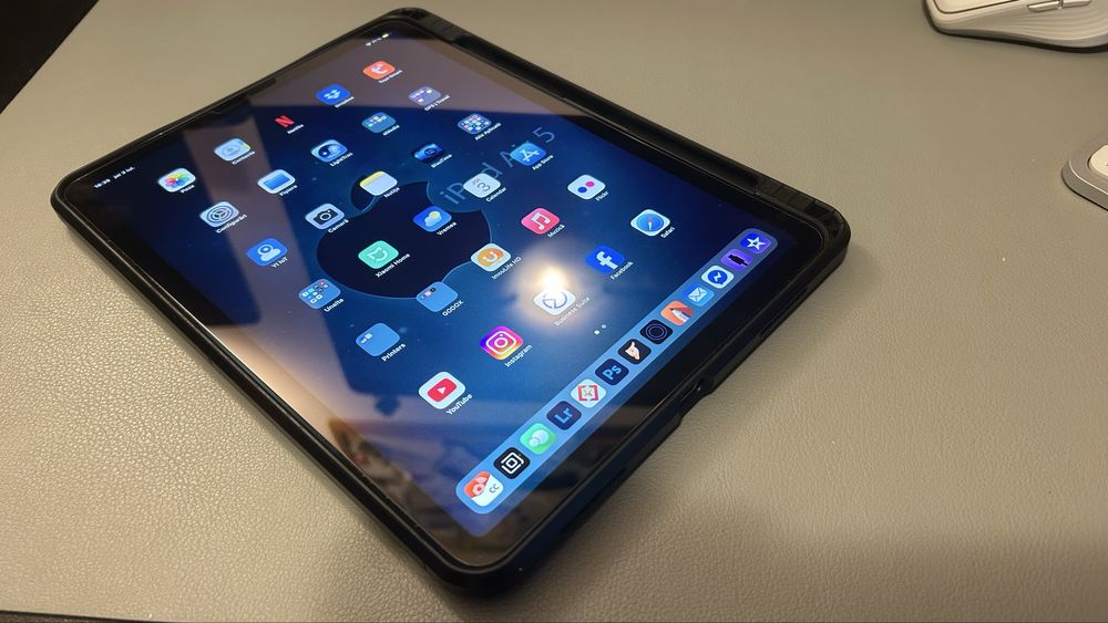 iPad Air 5 + husa IMPECABIL (5th generation) 2022 M1 256Gb Wifi