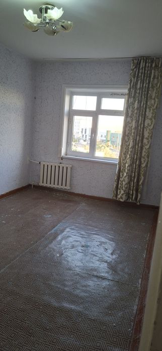 4 xonali kvartira sotiladi