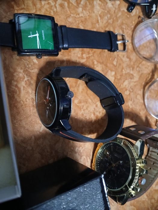 Assalom alekum Soatlar Ochkilar sotiladi holati tinniq