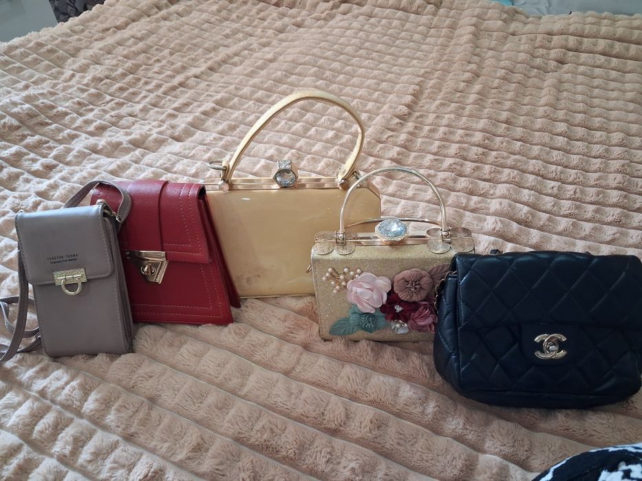 Sumkalar sotiladi. Ozgina ishlatilgan