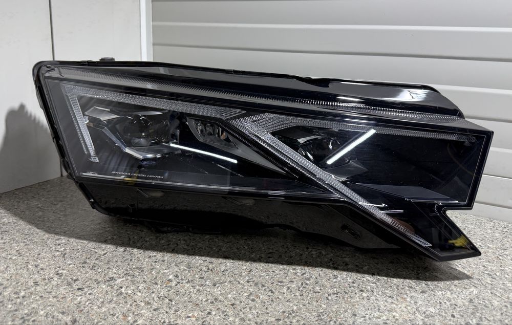 Far dreapta full led skoda Octavia MK4