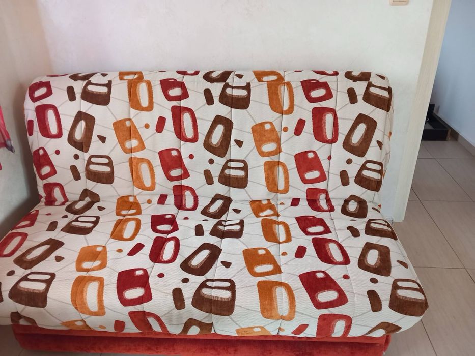 Разтегателен диван