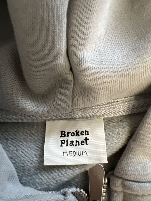 Hanorac Broken Planet – mărimea M (nou, cu glugă și fermoar)