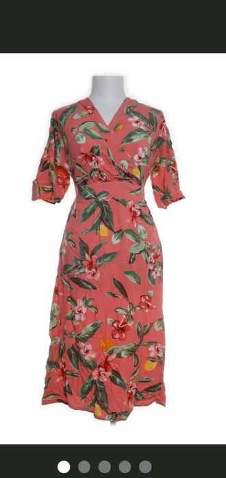 Красива флорална рокля