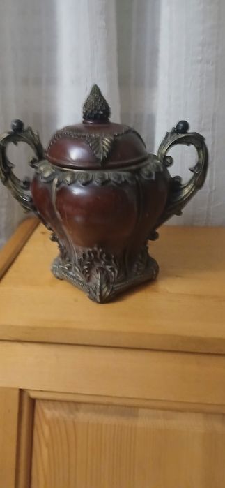 Източна урна,ваза,кутия за съхранение