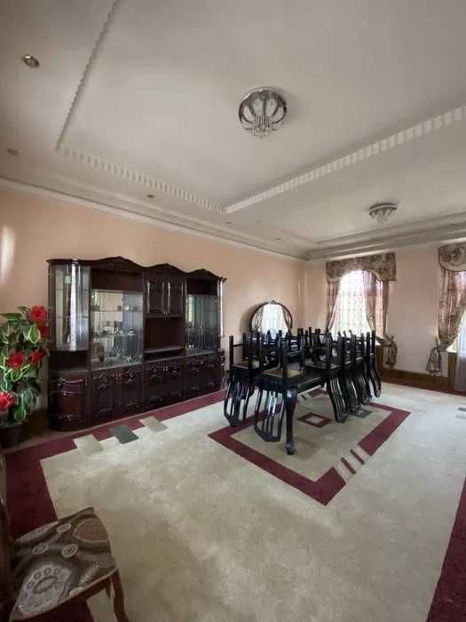 Район: Shayxontaxur Ko'kchada 7 xonali 2 etajli xovli sotiladi