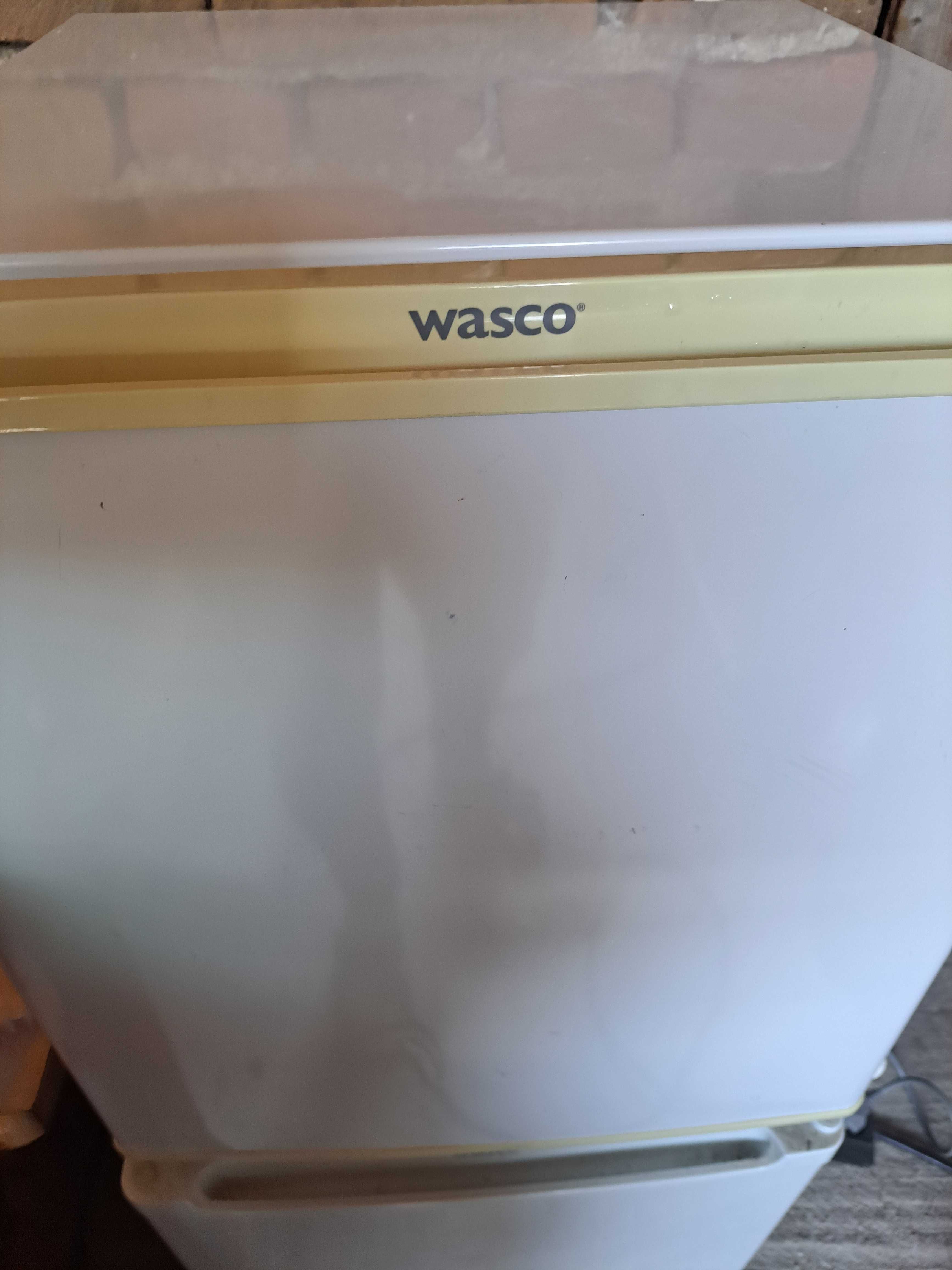 Хладилник малък Wasco