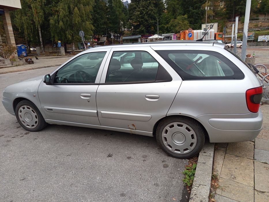 Лек автомобил Citroen