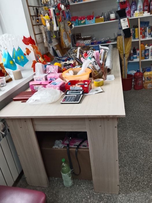 Продается стол срочно