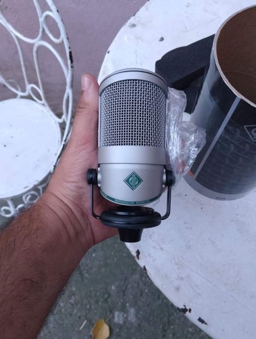 Microfon Neumann BCM 705