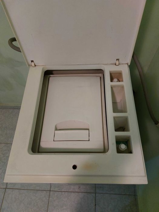 Пералня ARISTON с горно отваряне