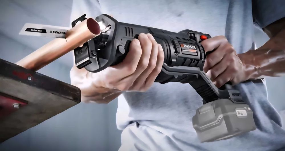 Ferastrau sabie cu acumulator 20V 4Ah si incarcator PARKSIDE