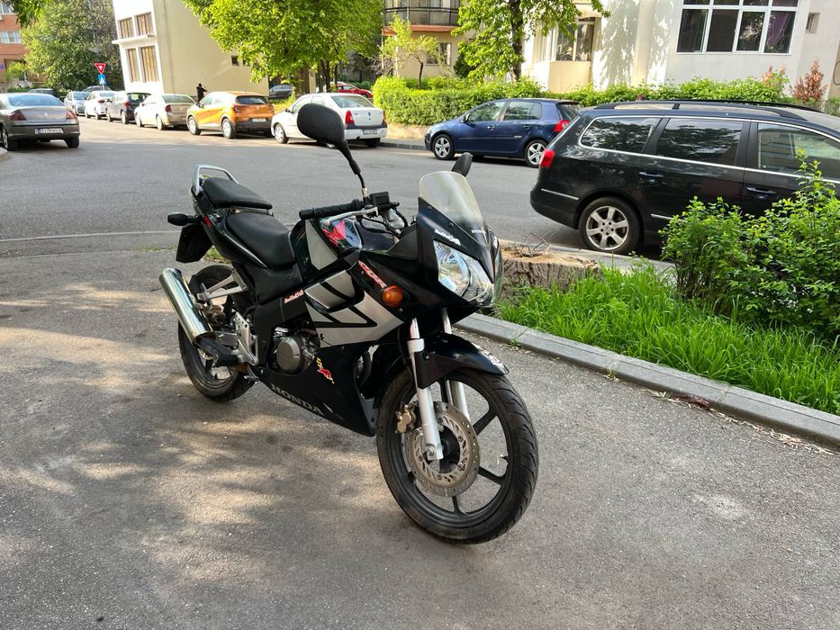 Vând honda cbr 125