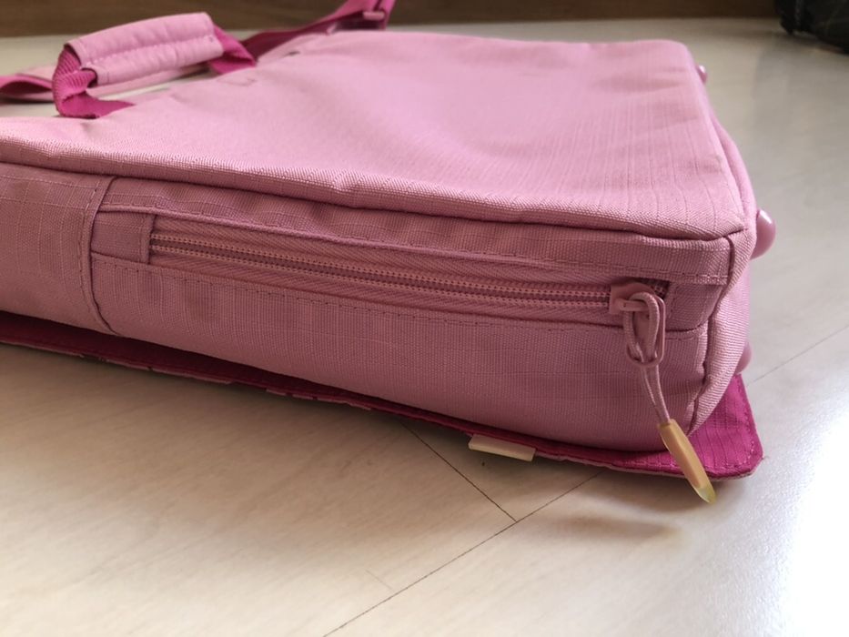 Розова чанта за лаптоп