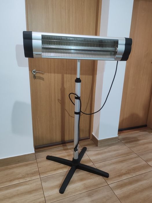 Radiator electric cu stativ
