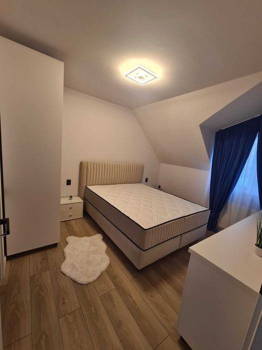 PF Inchiriez Ap 90mp In Cluj Napoca CENTRU cu 3 Bai, AC, Parcare Curte