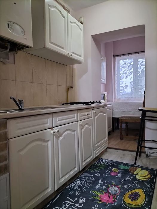 Închiriez garsonieră