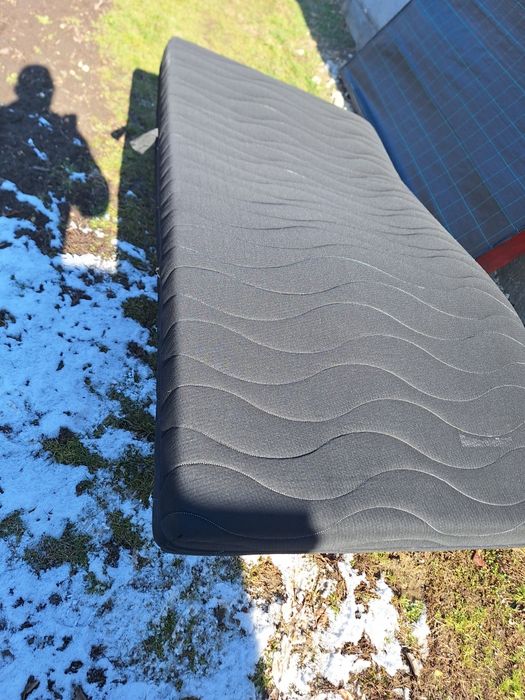 Vând 2 saltele în stare foarte buna