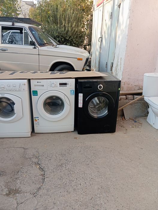 Срочно продаю стиральную машинку гарантия год