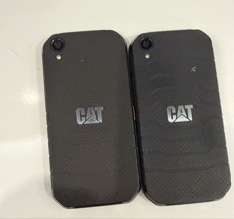 Смартфони 100 лв SAMSUNG и CAT