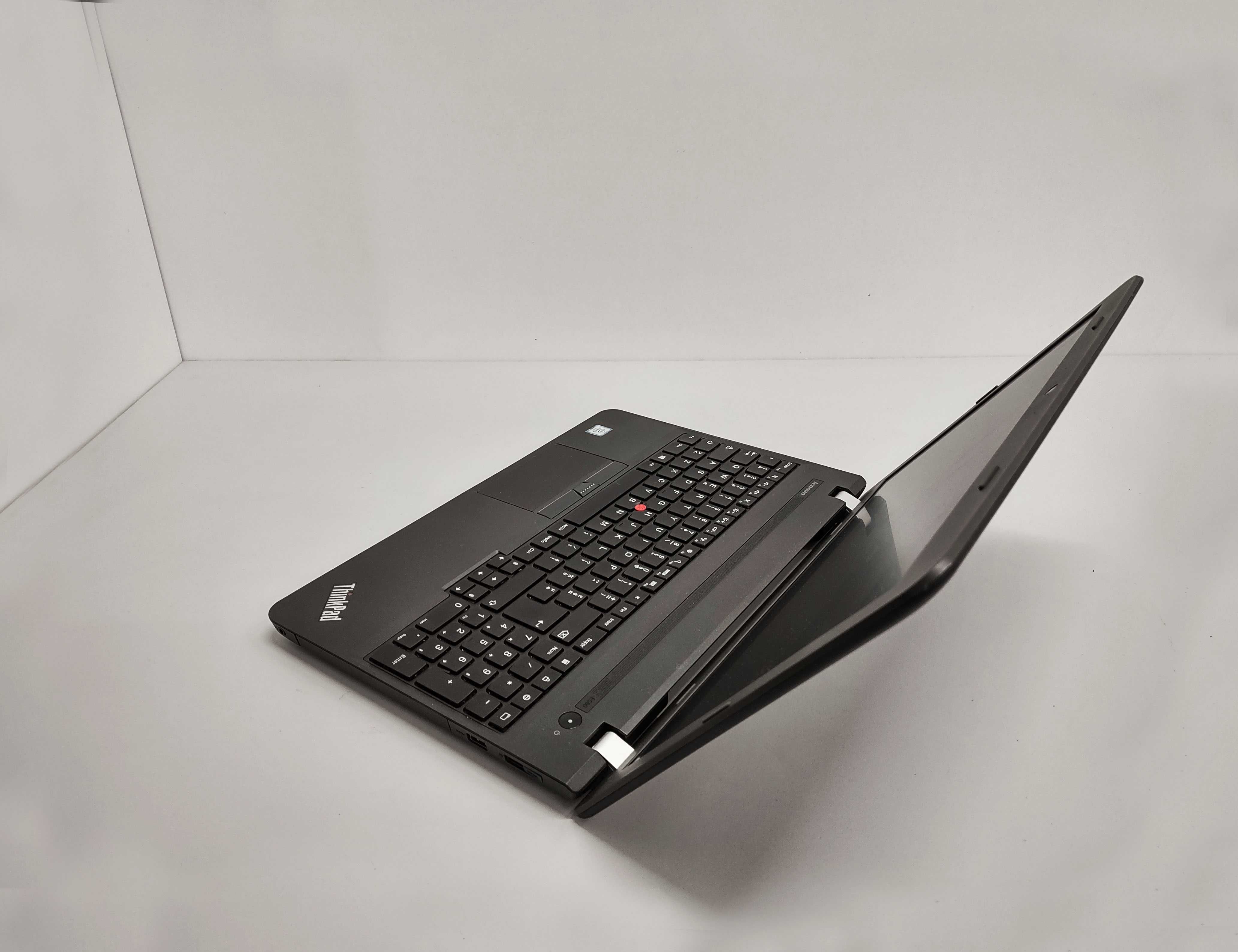 Laptop Lenovo ThinkPad cu 8 GB RAM procesor intel 6100U