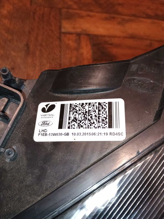 Фар Ford Focus Mk3 Нормално с LED LH F1EB-13W030
(0)