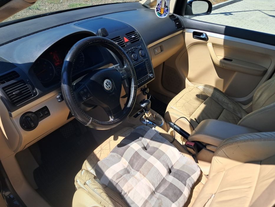 Vând touran din 2007 motor 2.0L dizel cutie automata DSG