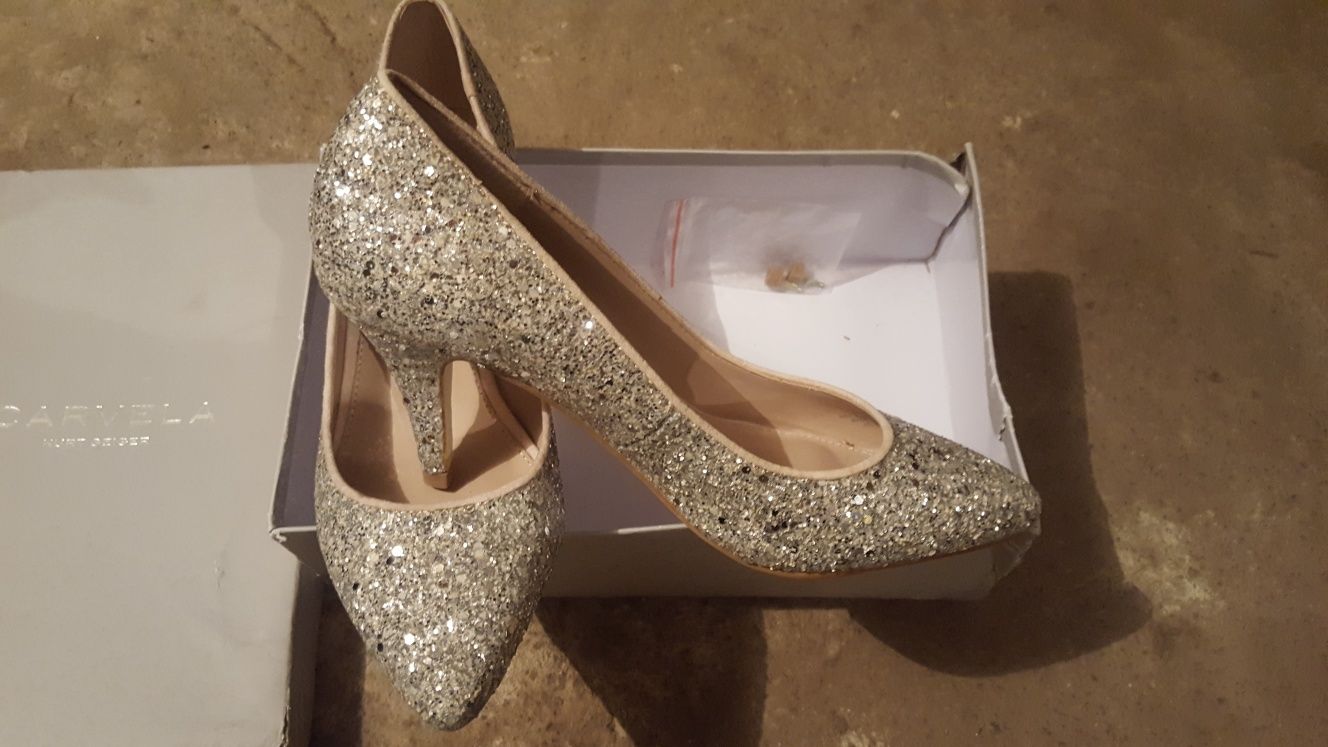 Pantofi glitter aurii CARVELA