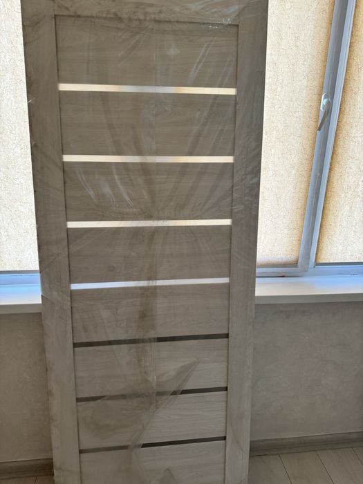 Продам межкомнатную дверь .