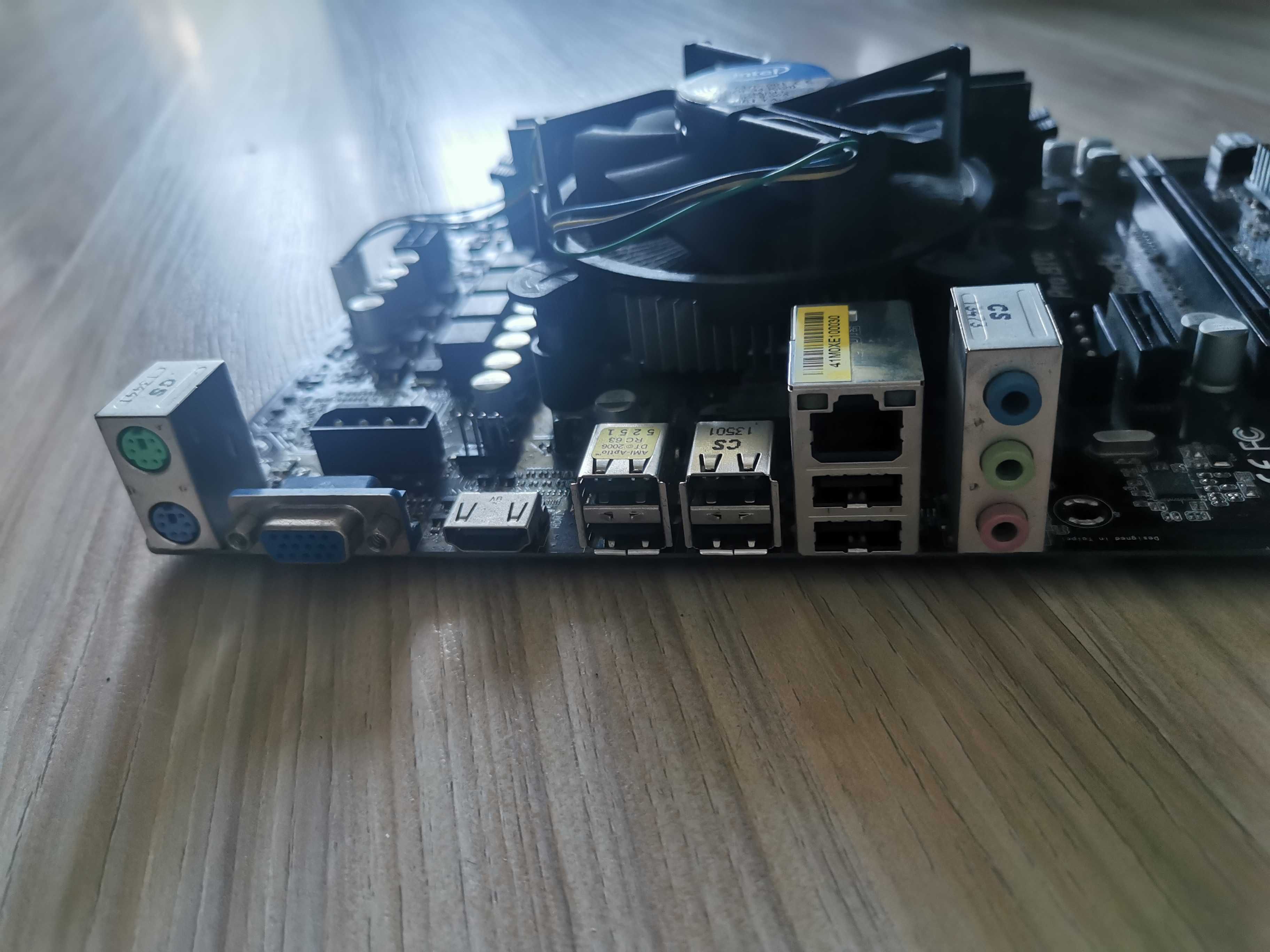 Дъно AsRock H61 Pro BTC LGA1155 / Intel Celeron / RAM DDR3 2x4GB