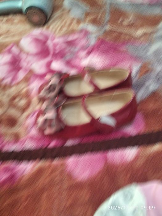 Продам туфельки для девочки