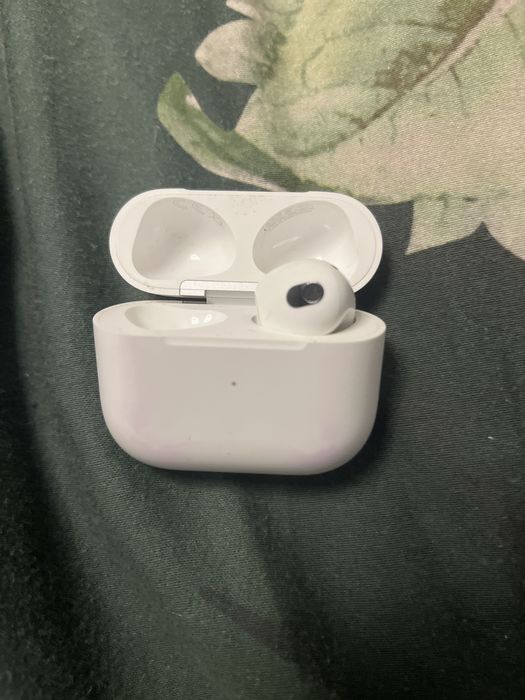 Casti Airpods 3
