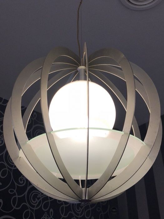 Lustra bar cafenea restaurant