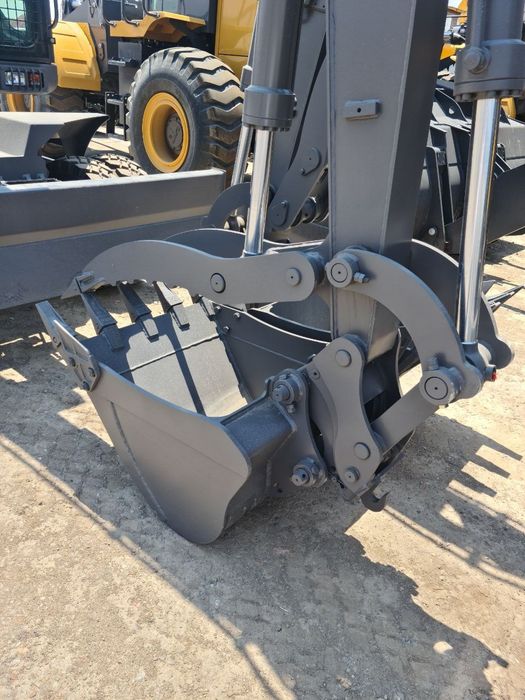 Экскаватор 0.3куб Гидромолотом