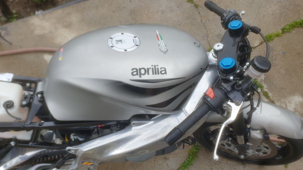 Само на части aprilia rs 125 2005 година