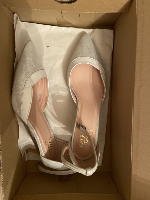 Кожени обувки