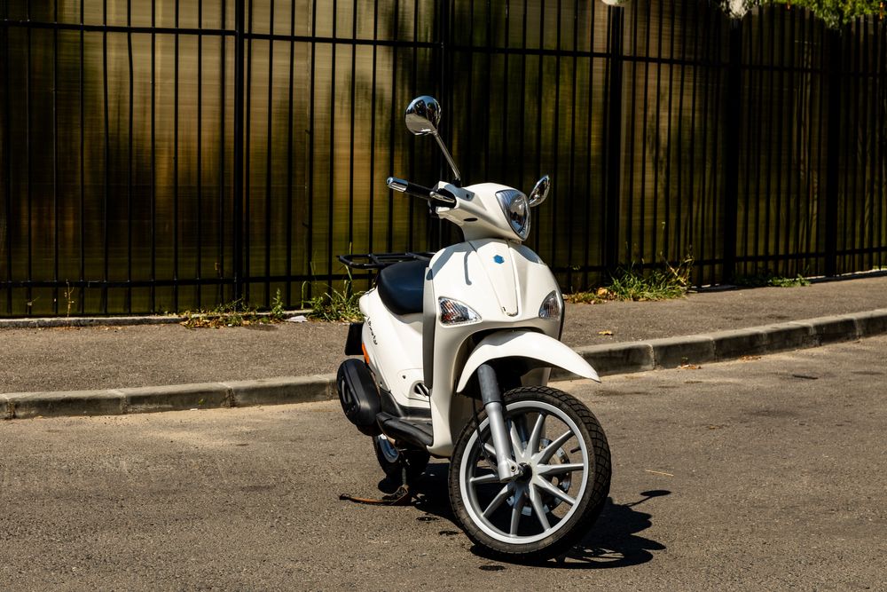 Inchiriere Scutere/ Scooter Rentals Delivery 250 RON/Week Glovo/Tazz