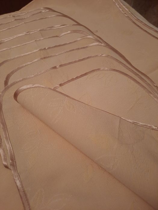 Fața de masa eleganta cu șervete pentru 12 persiane