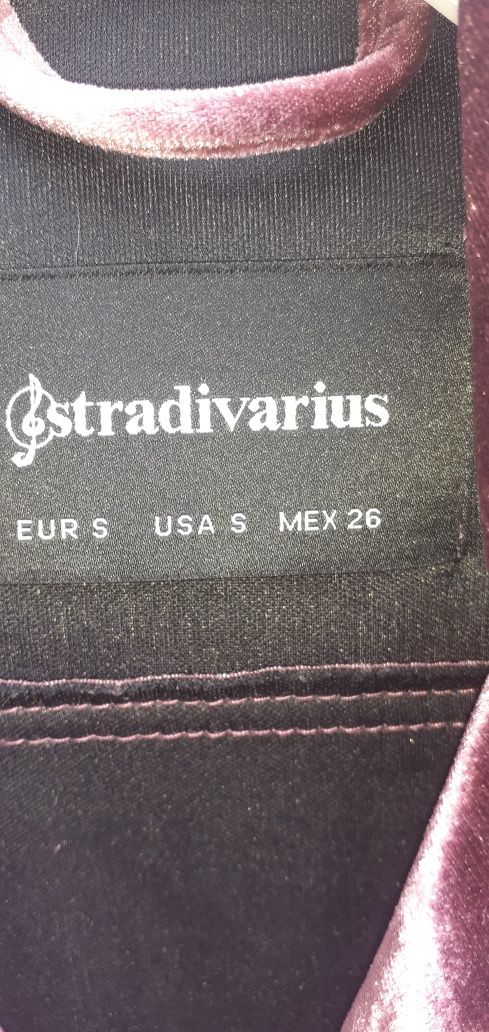 Горница на Stradivarius