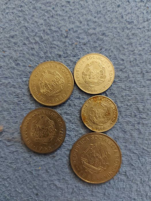 Bancnote si monede din diferite perioade