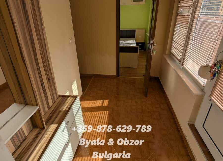 Просторен двустаен апартамент с 2 бани в гр.Бяла