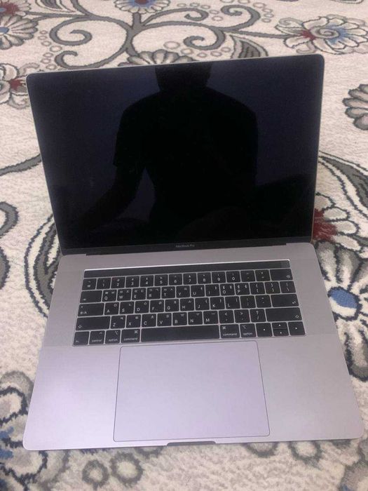 MacBook Pro Ram 32 GB 1 TB SSD 15 inch 2018