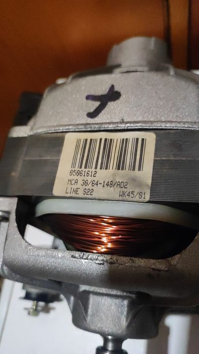 Пералня Индезит за части помпа и мотор здрави