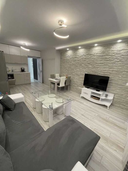 Дава се под наем Двустаен апартамент в София, Зона Б-19 - 70 кв.м за 504.9 € - Снимка #1