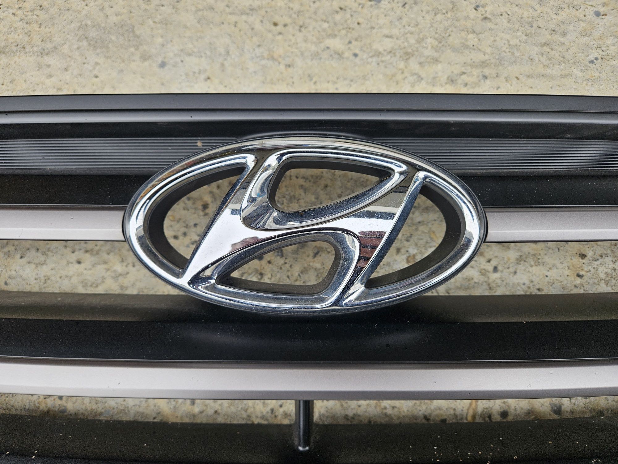 Grila centrala Hyundai Tucson