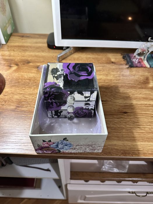 Оригинална английска кутия за бижута с три чекмеджета . Стъкло и кадиф